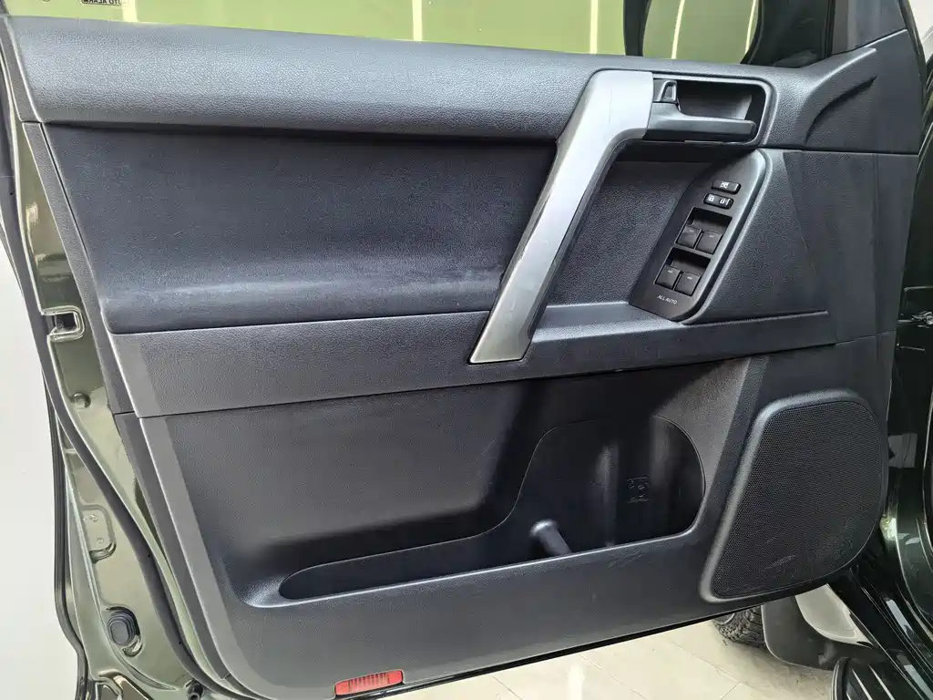 Toyota Prado 2016 — фото 14
