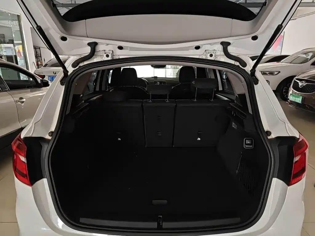 BMW 2 Series Station Wagon 2017 — фото 15