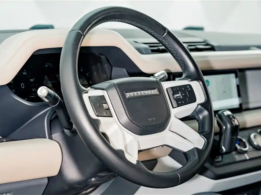 Land Rover Defender 2021 — фото 11