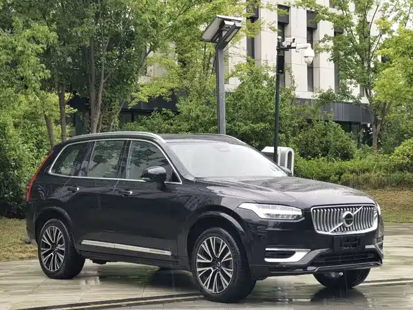 Volvo XC90 Plug-In Hybrid 2023
