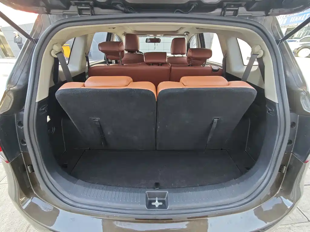 Kia Carens 2015 — фото 10