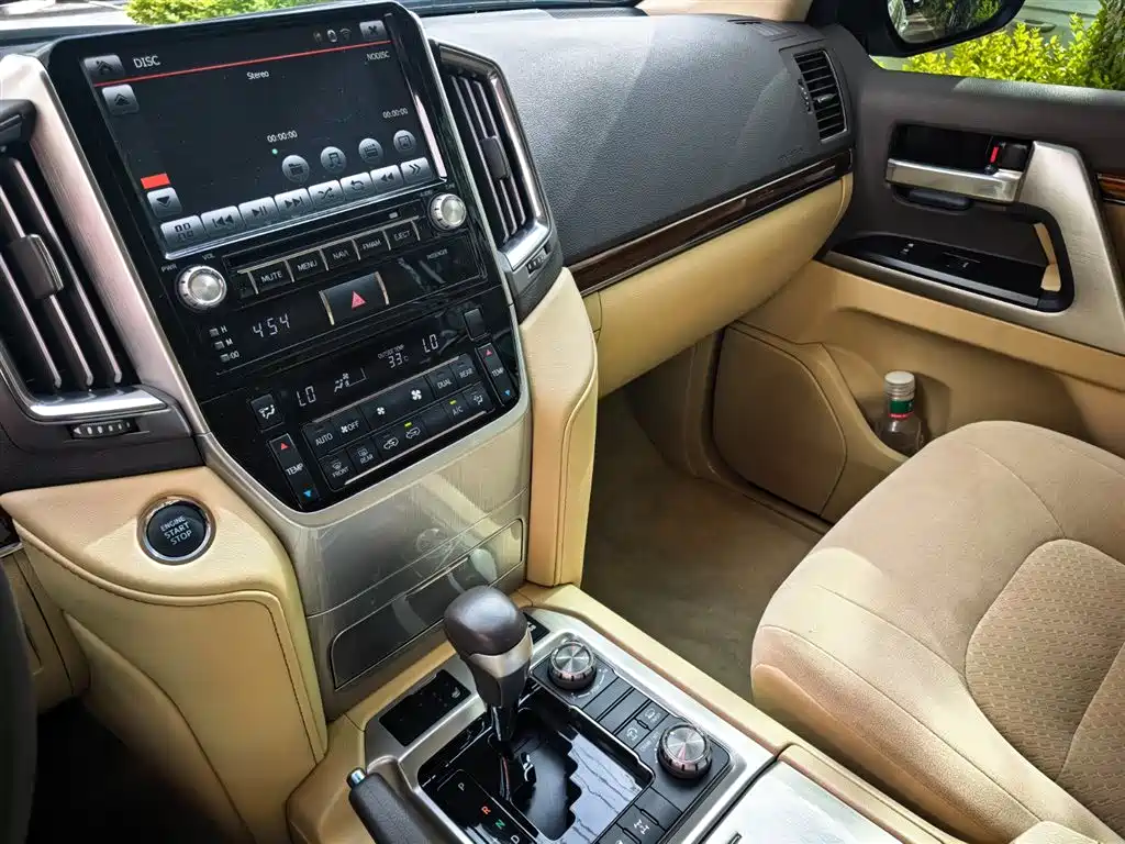 Toyota Land Cruiser 2017 — фото 5