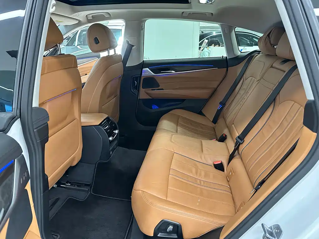 BMW 6 Series GT 2019 — фото 14