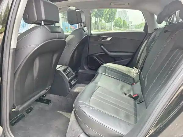 Audi A4L 2020