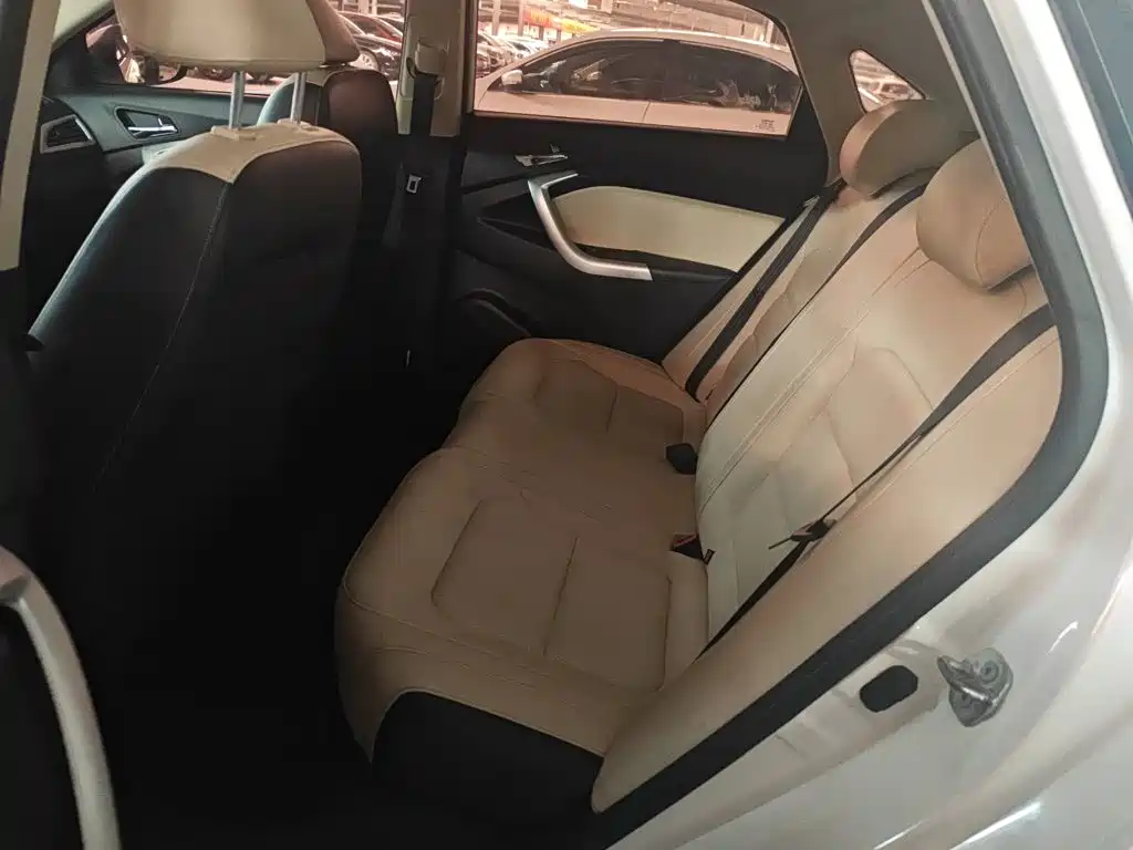 Changan Yuexiang V7 2017 — фото 14