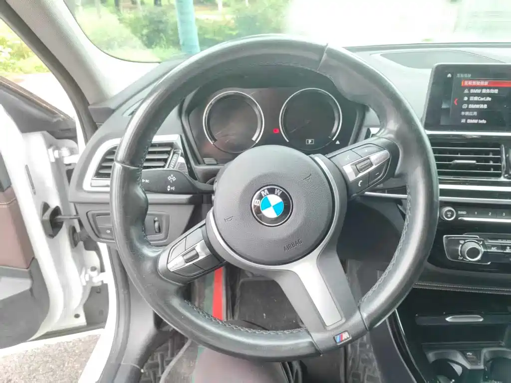 BMW 1 Series 2021