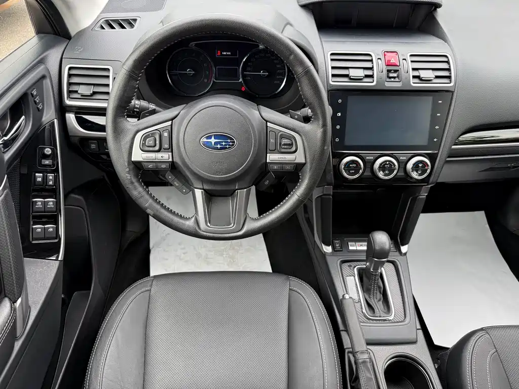 Subaru Forester 2017 — фото 6