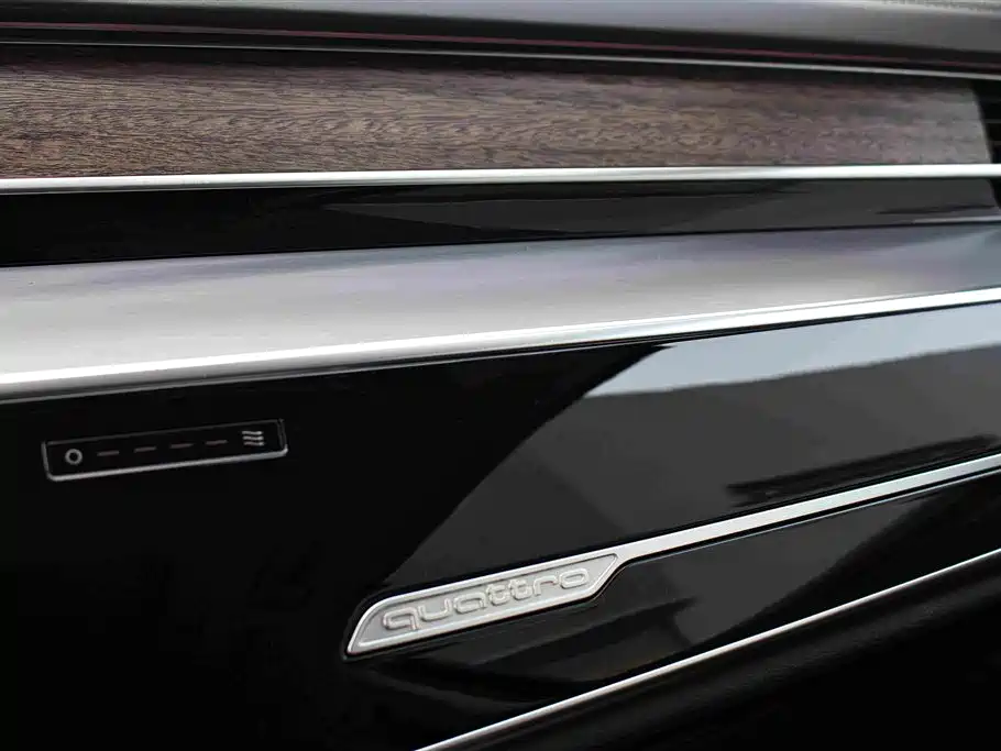 Audi A8 2020 — фото 10