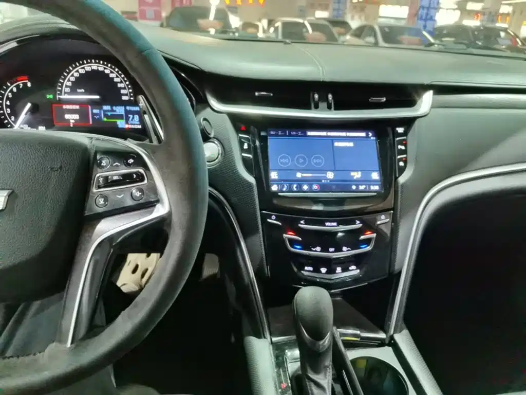 Cadillac XTS 2018 — фото 13