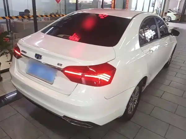 Geely Emgrand 2018
