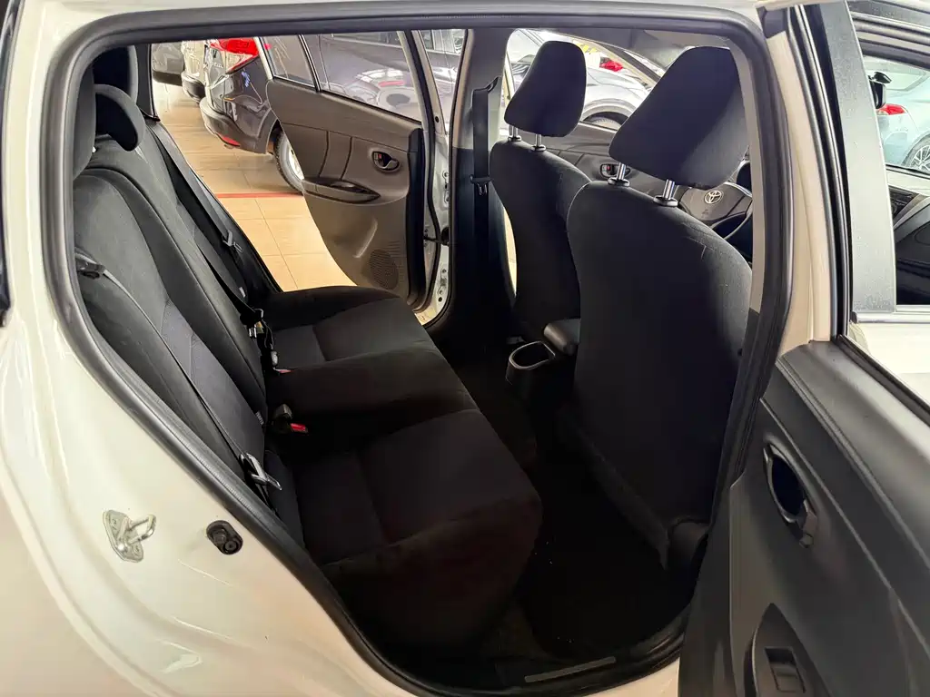 Toyota Yaris L 2018 — фото 15