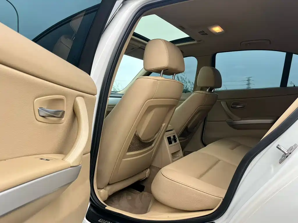 BMW 3 Series 2011