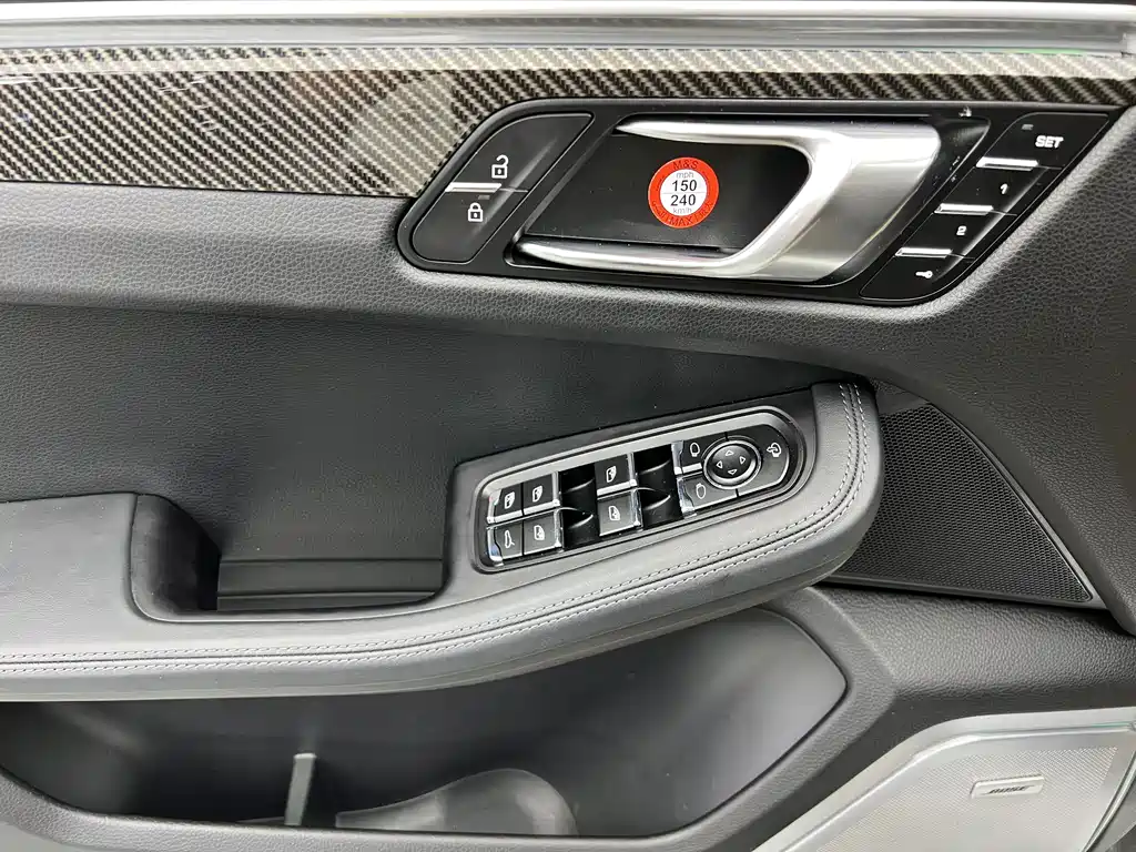 Porsche Macan 2021