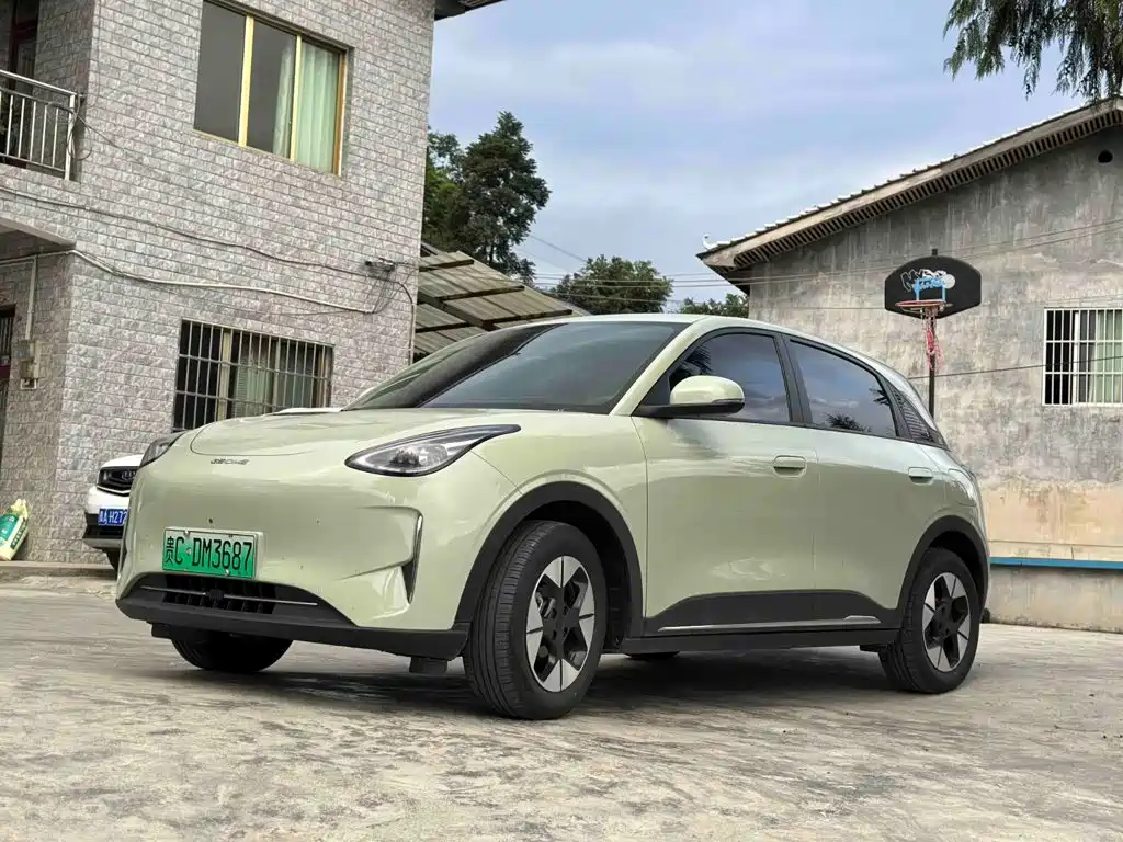 Geely Galaxy Starwish 2025 — фото 1