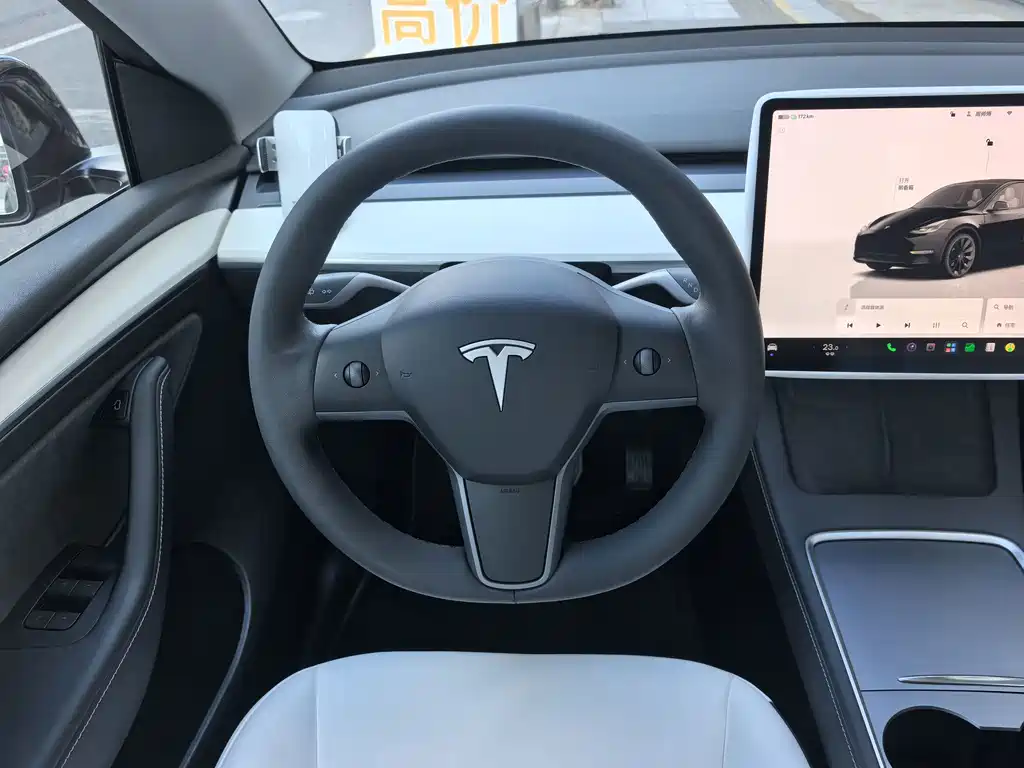 Tesla Model Y 2023 — фото 13