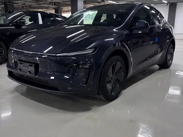 Tesla Model Y 2026