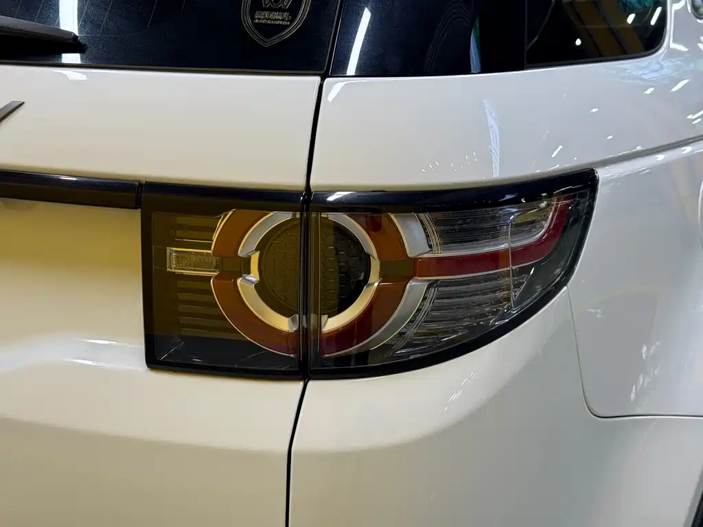 Land Rover Discovery Sport 2019 — фото 30