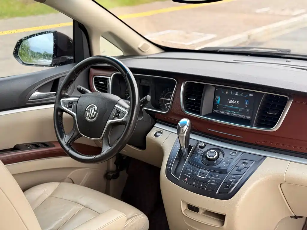 Buick GL8 2018 — фото 13