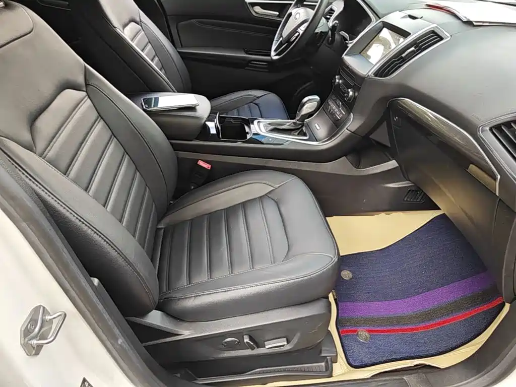 Ford Edge 2018 — фото 25