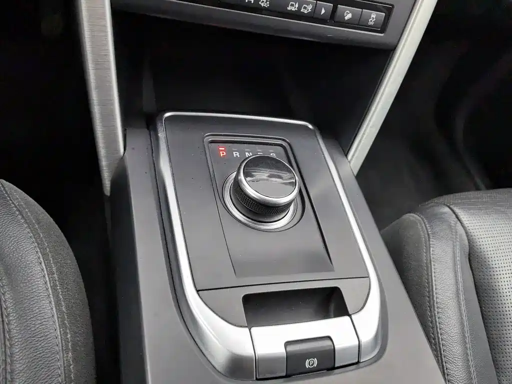 Land Rover Discovery Sport 2017 — фото 13