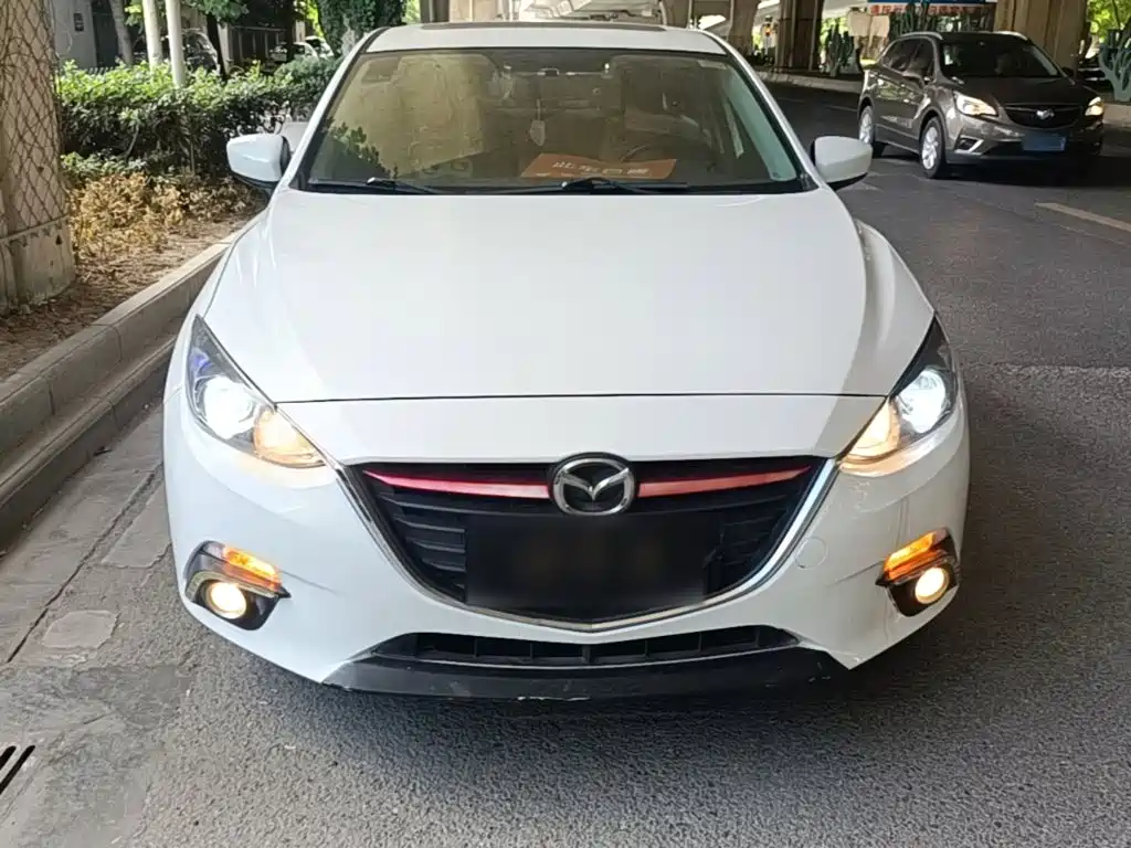 Mazda 3 Axela 2016