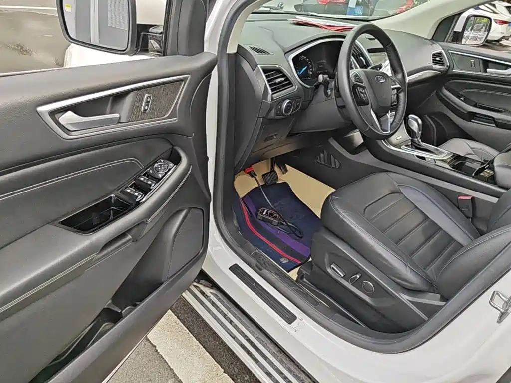 Ford Edge 2018 — фото 16