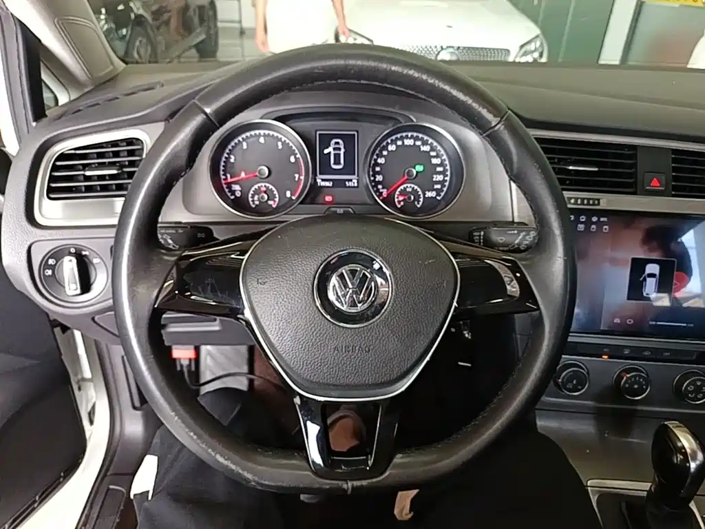 Volkswagen Golf 2015 — фото 11