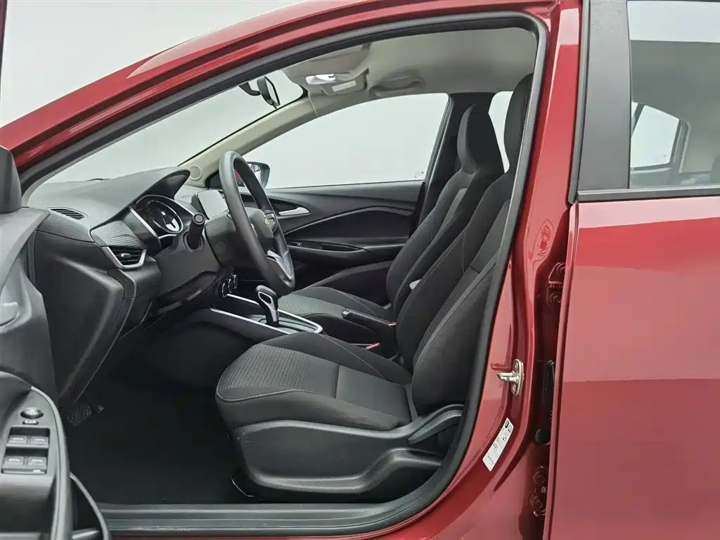 Chevrolet Cavalier 2019 — фото 10