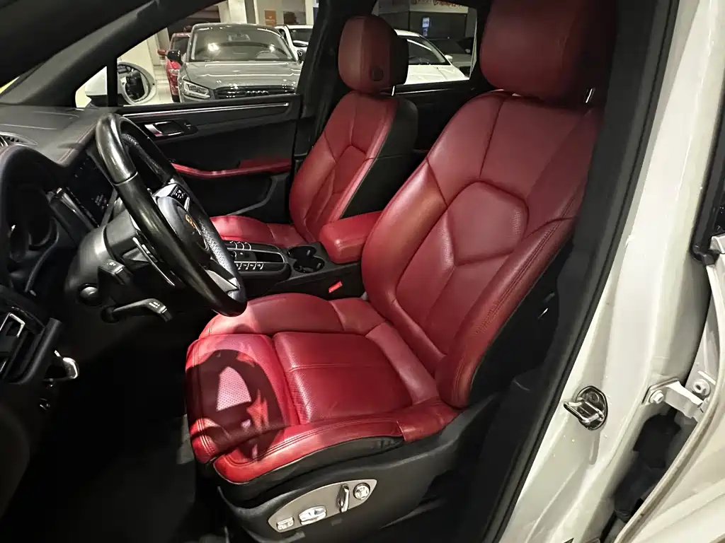 Porsche Macan 2020 — фото 10