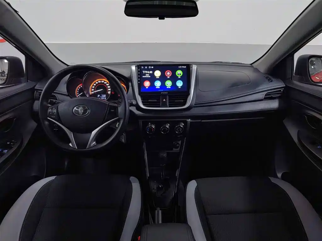 Toyota Yaris L 2022