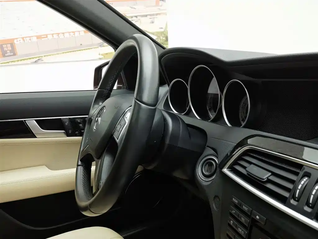 Mercedes-Benz C-Class 2012 — фото 22