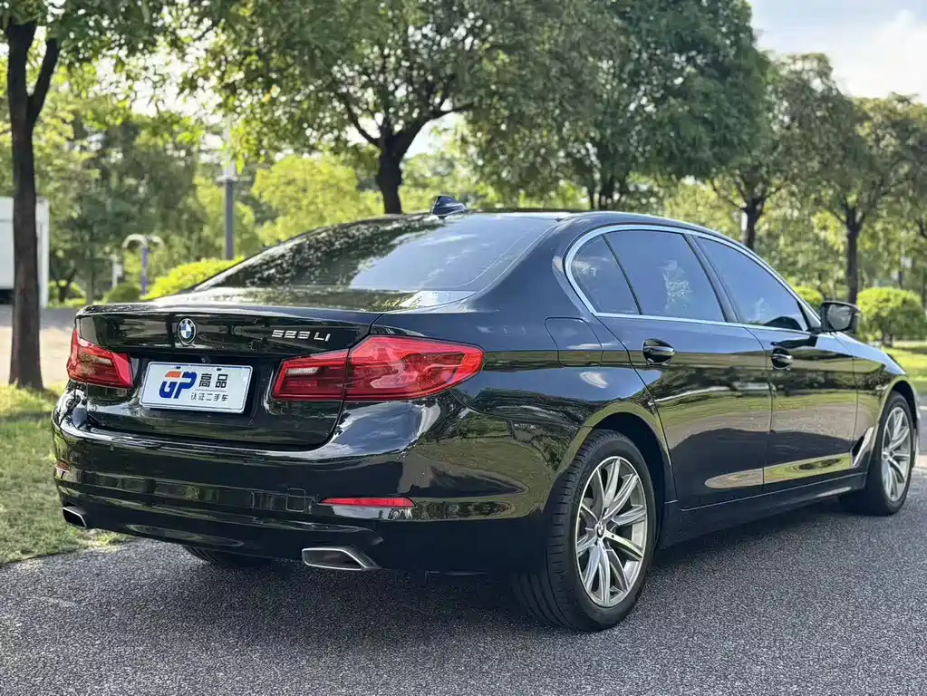 BMW 5 Series 2017 — фото 4