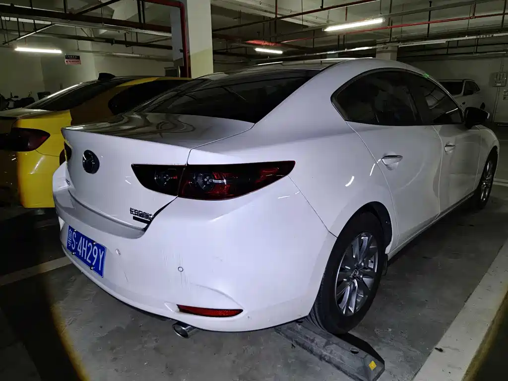 Mazda 3 Axela 2023