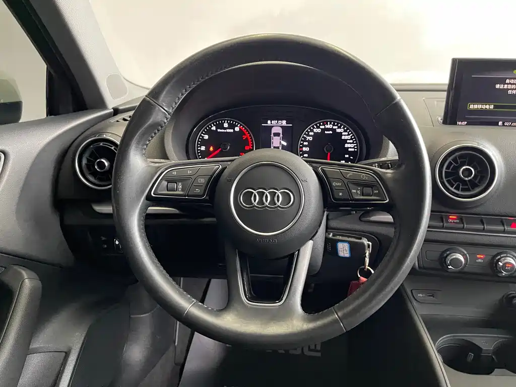 Audi A3 2018 — фото 26