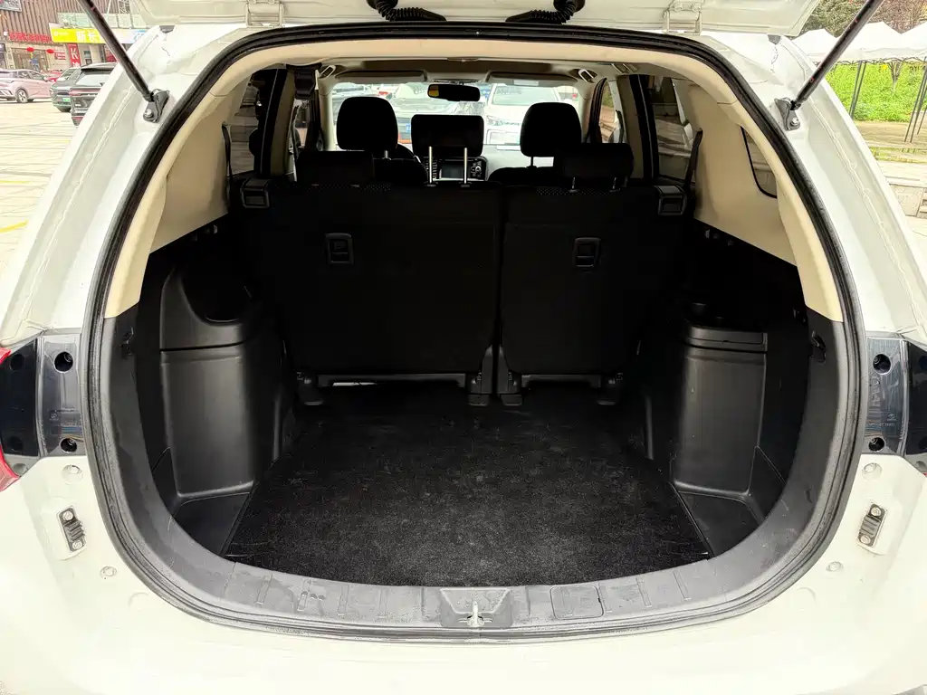 Mitsubishi Outlander 2016 — фото 13