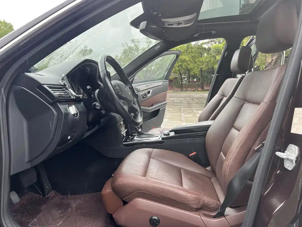 Mercedes-Benz E-Class 2010