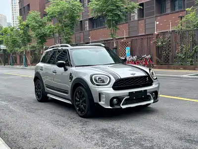MINI MINI 2023