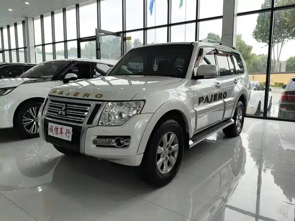 Mitsubishi Pajero 2019