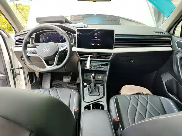 Volkswagen Tiguan L 2024
