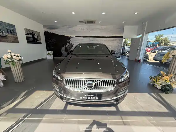 Volvo S90 2024