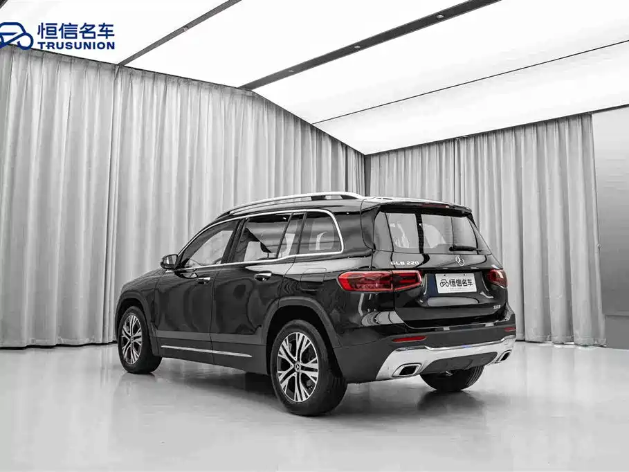 Mercedes-Benz GLB 2025