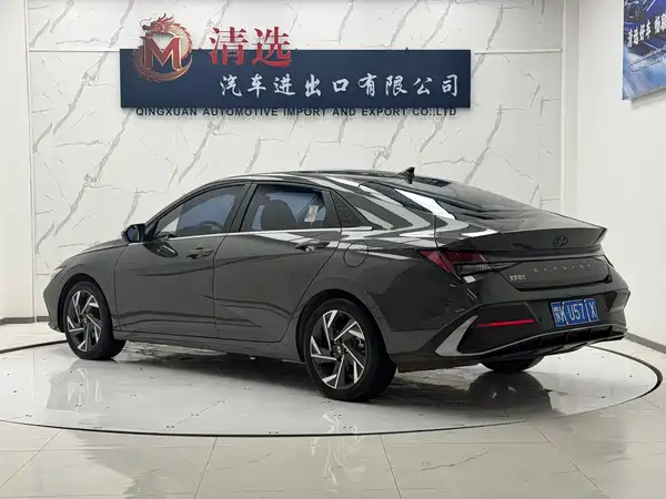 Hyundai Elantra 2023