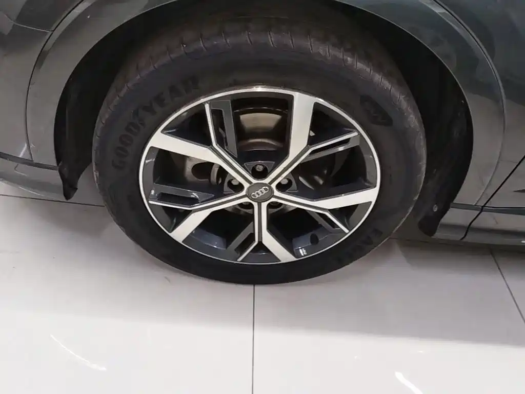 Audi Q3 Sportback 2023 — фото 25