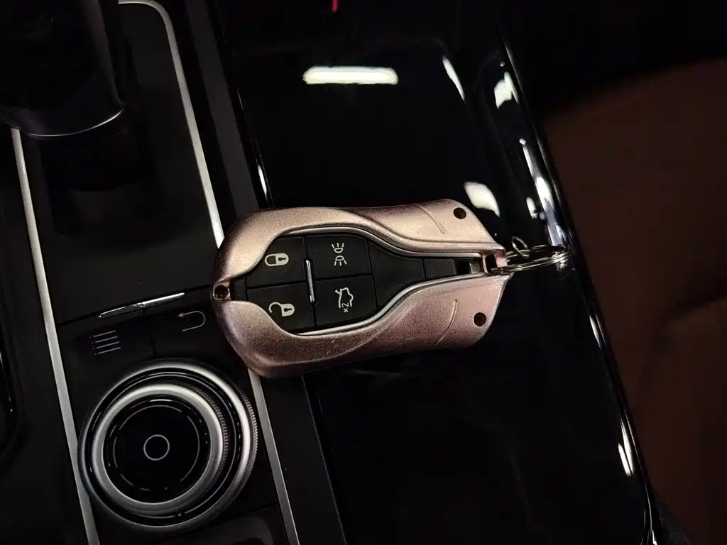 Maserati Levante 2017 — фото 9