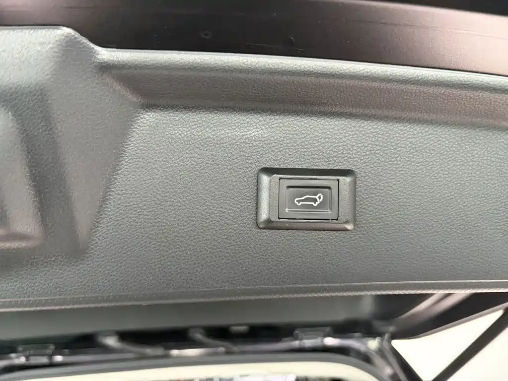 Subaru Forester 2023 — фото 21