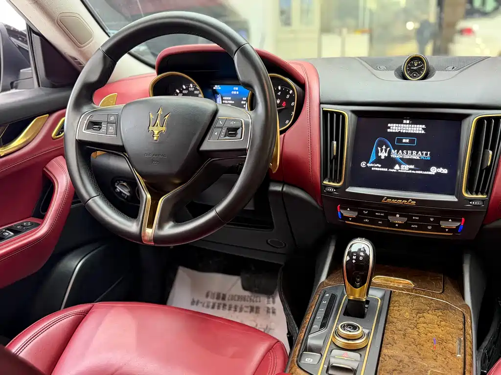 Maserati Levante 2016 — фото 15