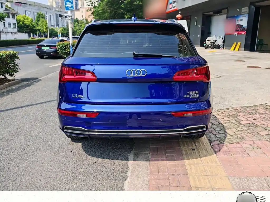 Audi Q5L 2019 — фото 11