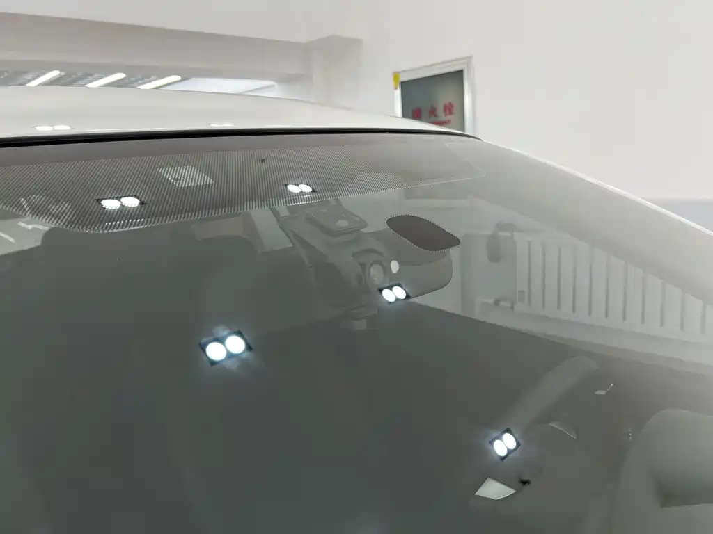 Nissan Tiida 2015 — фото 30