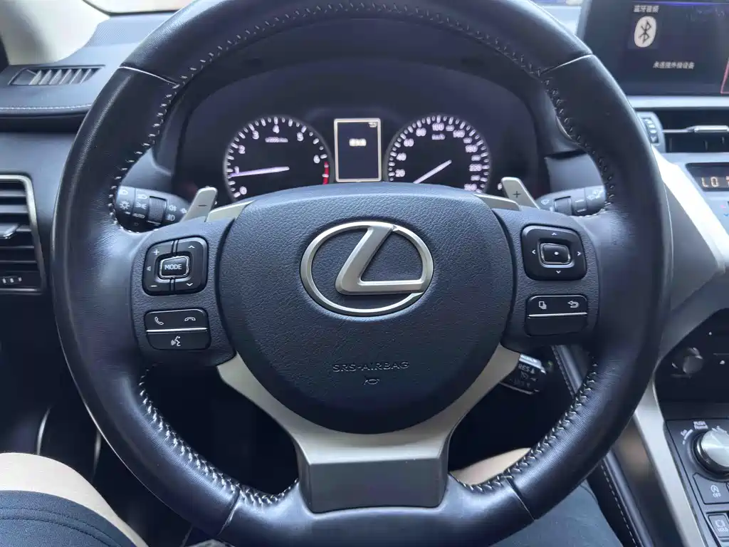 Lexus NX 2020 — фото 13
