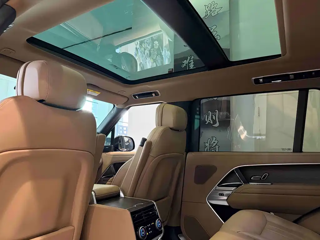 Land Rover Range Rover 2025 — фото 16